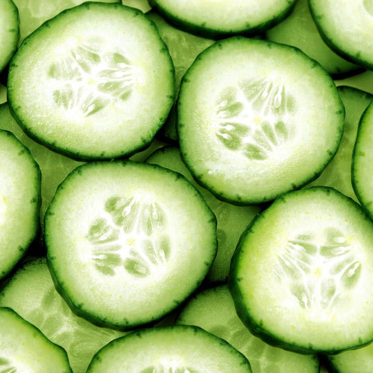 برای درمان آفتاب سوختگی چه بخوریم,cucumbers-خیار